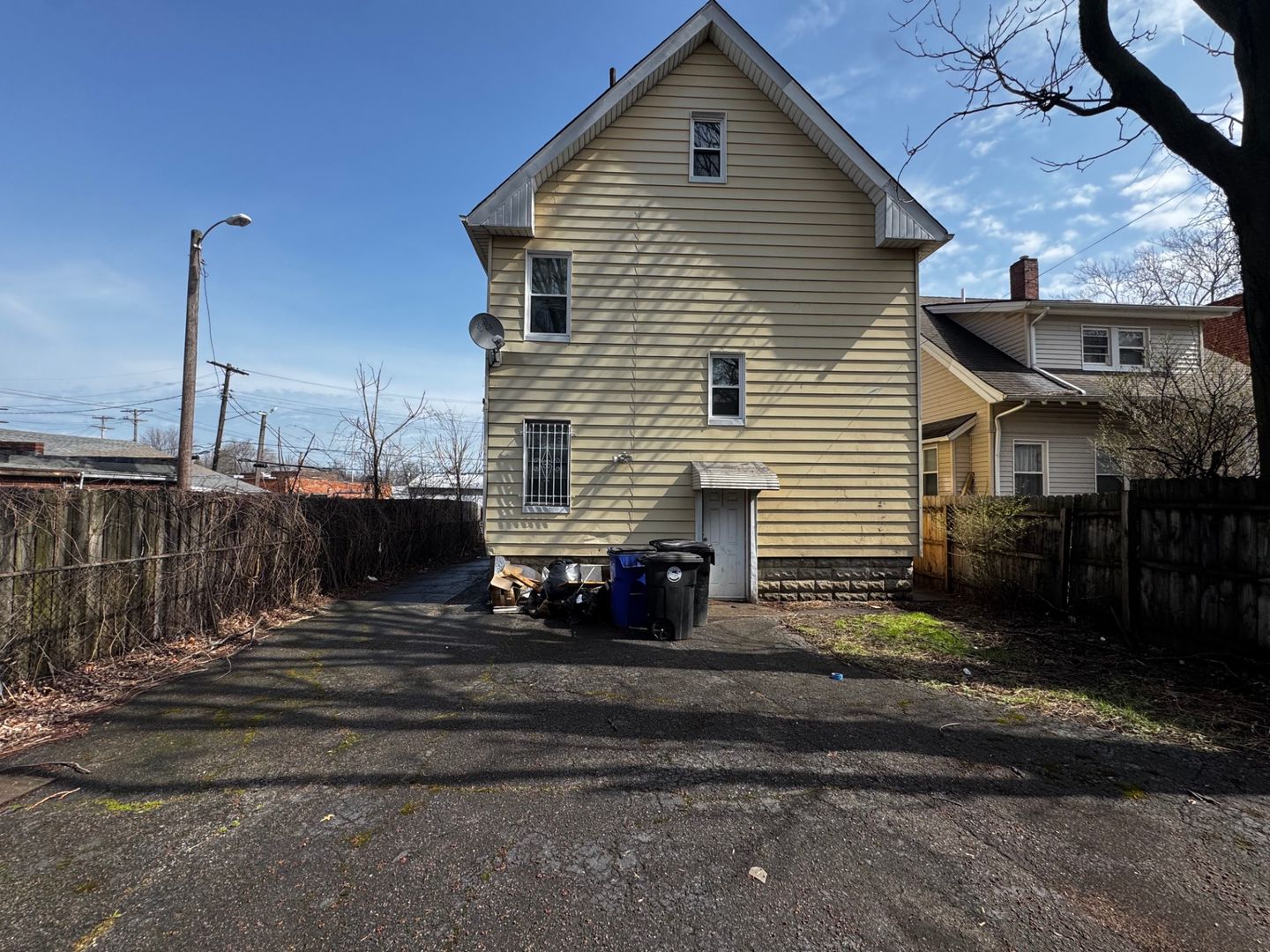 CLEVELAND Apartment: 880 STEVENSON RD