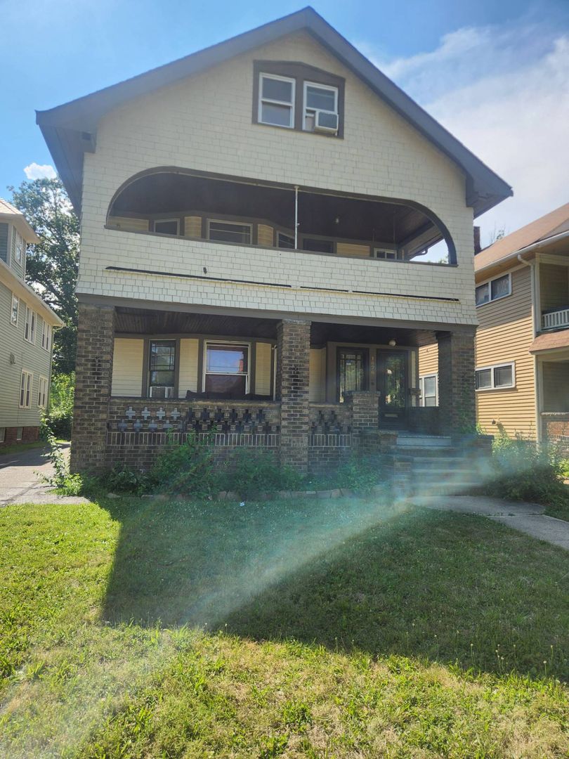 Cleveland Heights Apartment: 1676 Coventry Rd