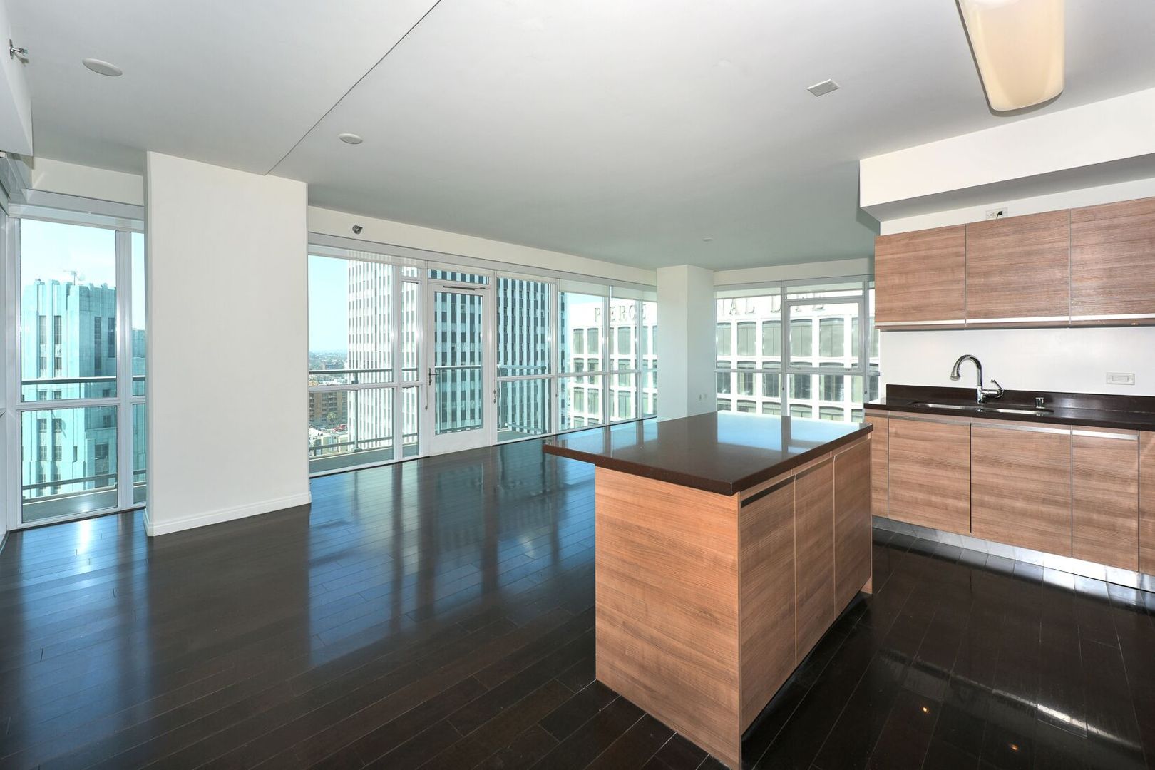 Wilshire-3785