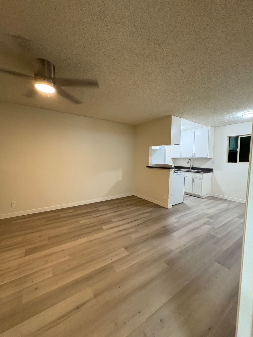 Los Angeles Apartment: 4272 Corinth Ave.