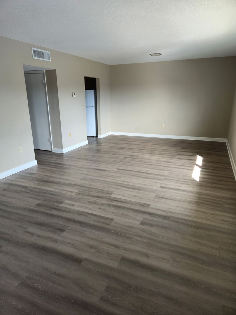 Kingsport Apartment: 420 Wheatley st