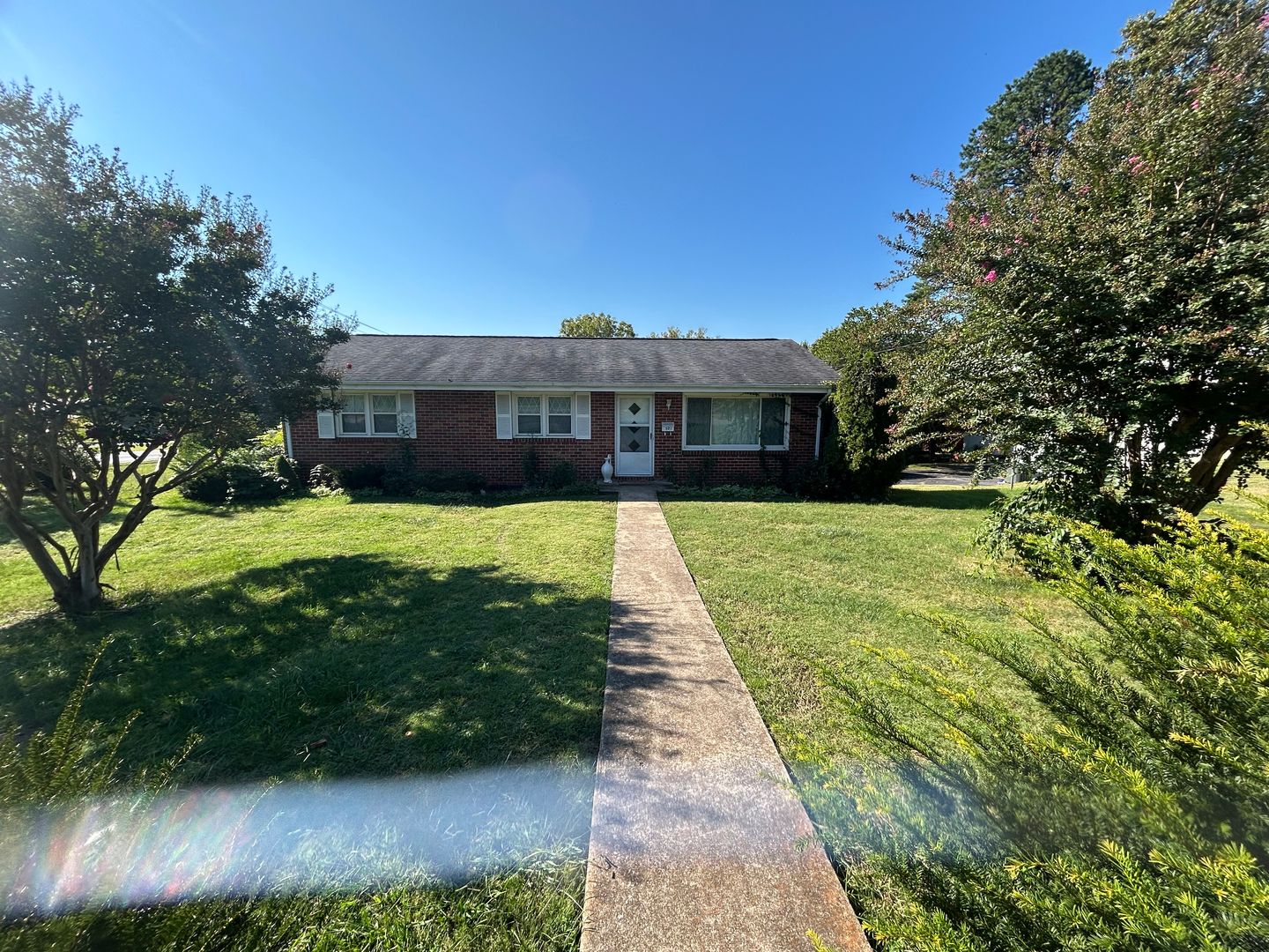 Johnson City House: 501 Longview Dr