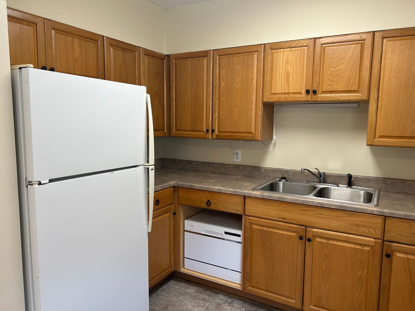 Erwin Apartment: 800 Broyles Ave