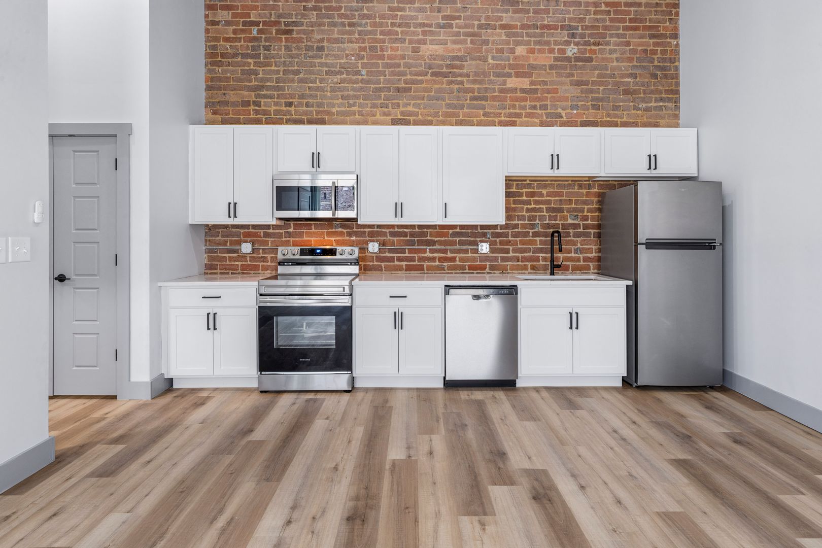 Johnson City Apartment: 213 E Main st