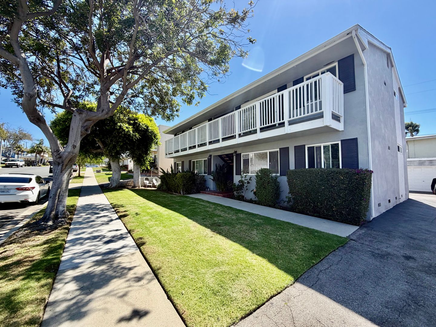 Torrance Apartment: 25233 Bigelow Rd