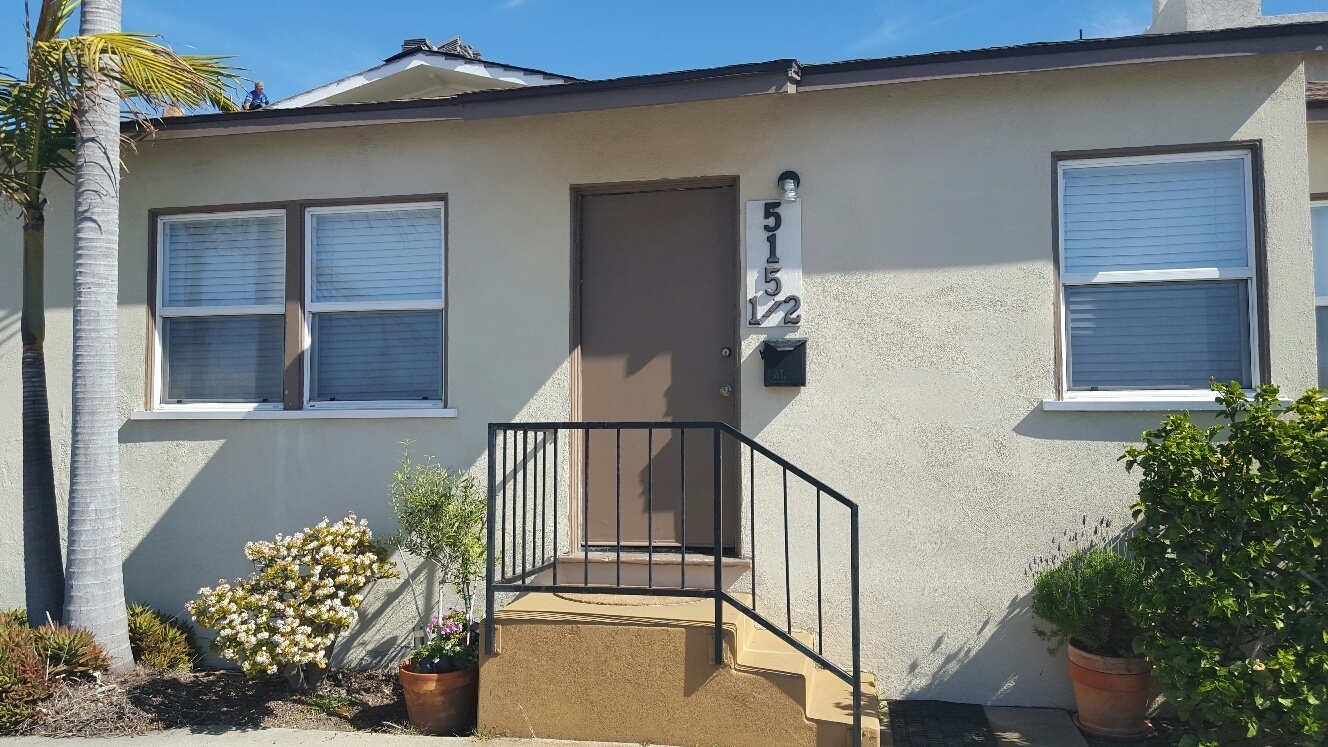 Redondo Beach Apartment: 515-515 3/4 Avenue C