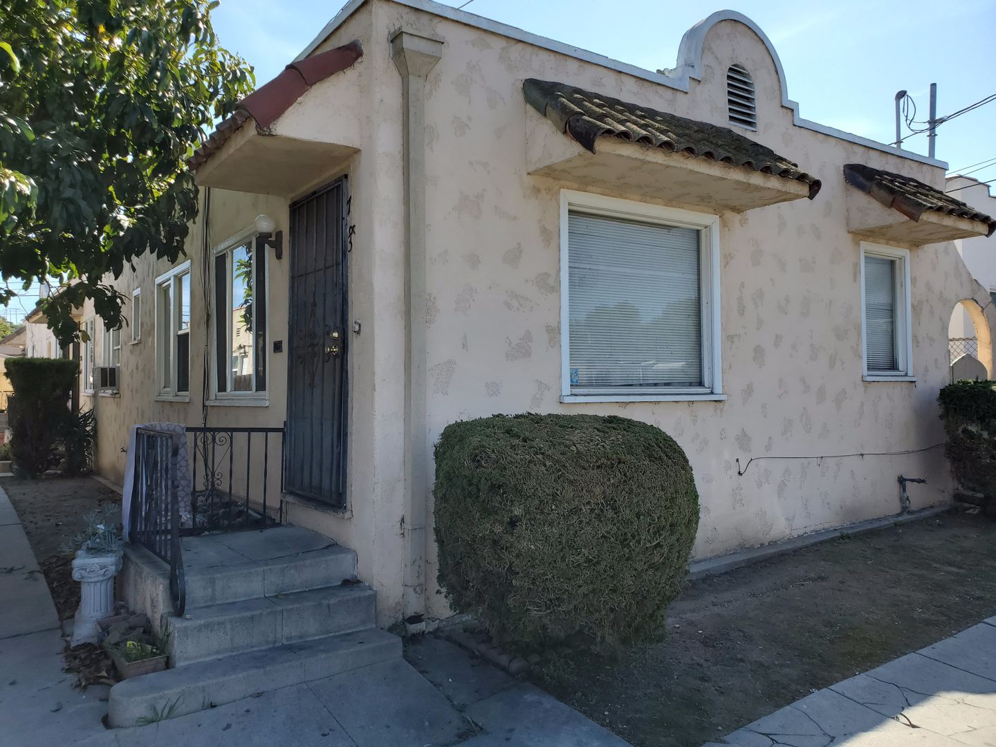 San Pedro Apartment: 783-789 W. 17th Street
