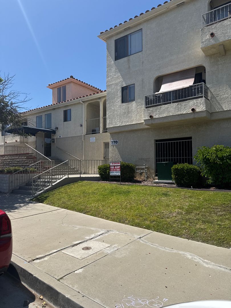 San Pedro Apartment: 770 Summerland Ave.