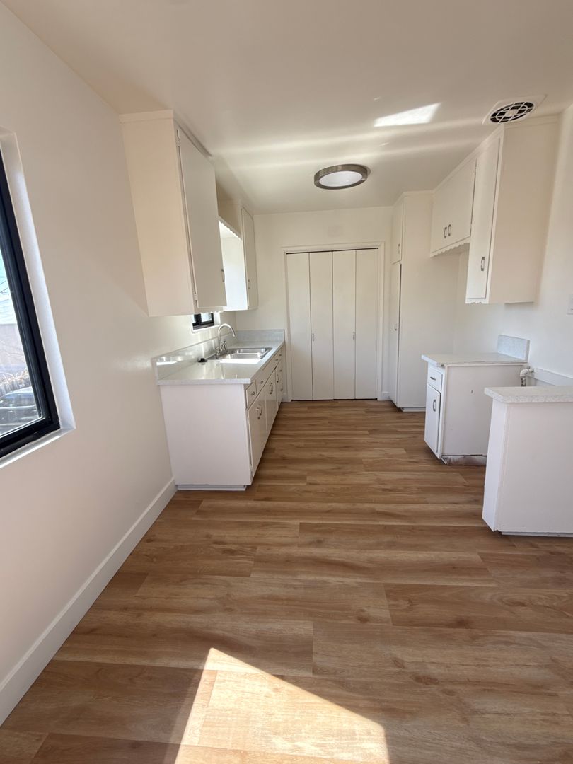 San Pedro Apartment: 523 W. 17th Street
