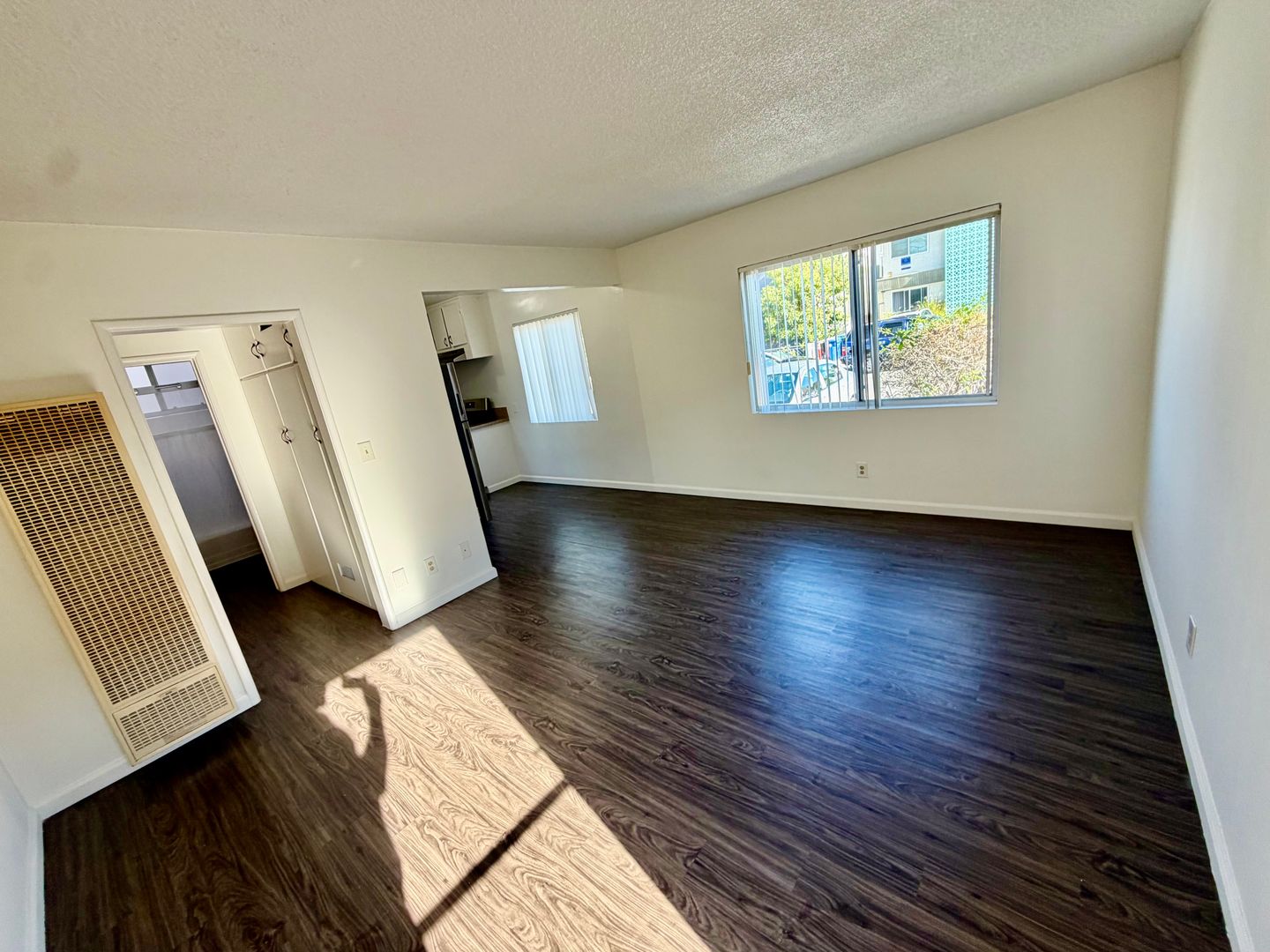 Redondo Beach Apartment: 2520-2522 Mathews Ave.