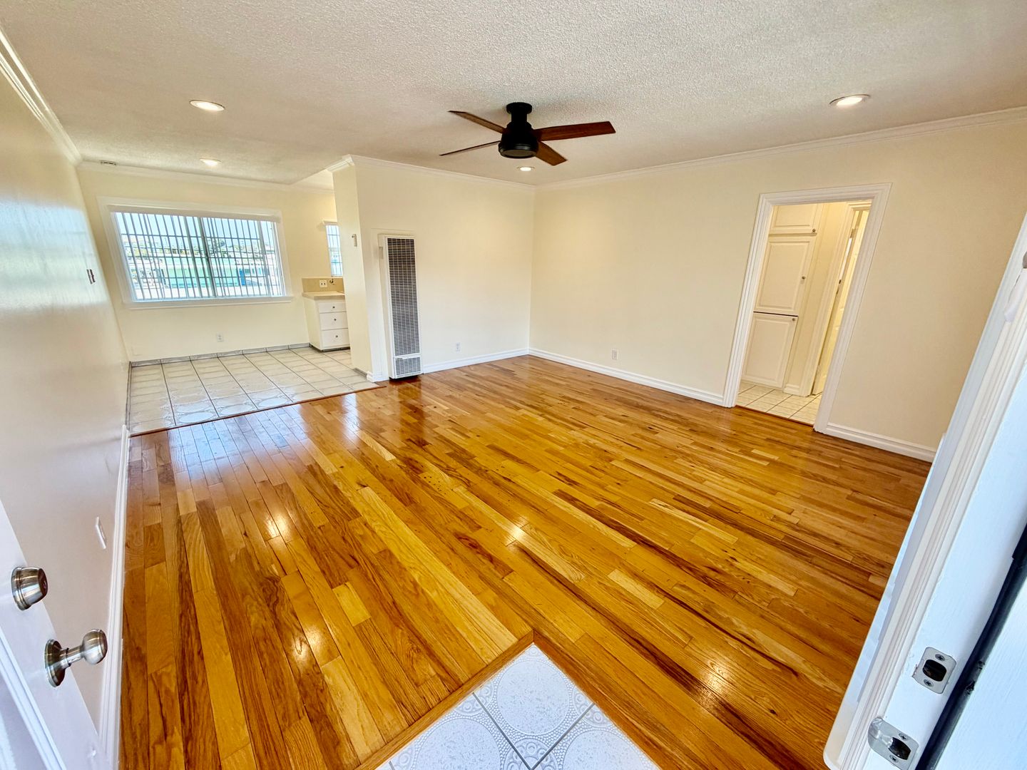 Gardena Apartment: 2125 W 157th St