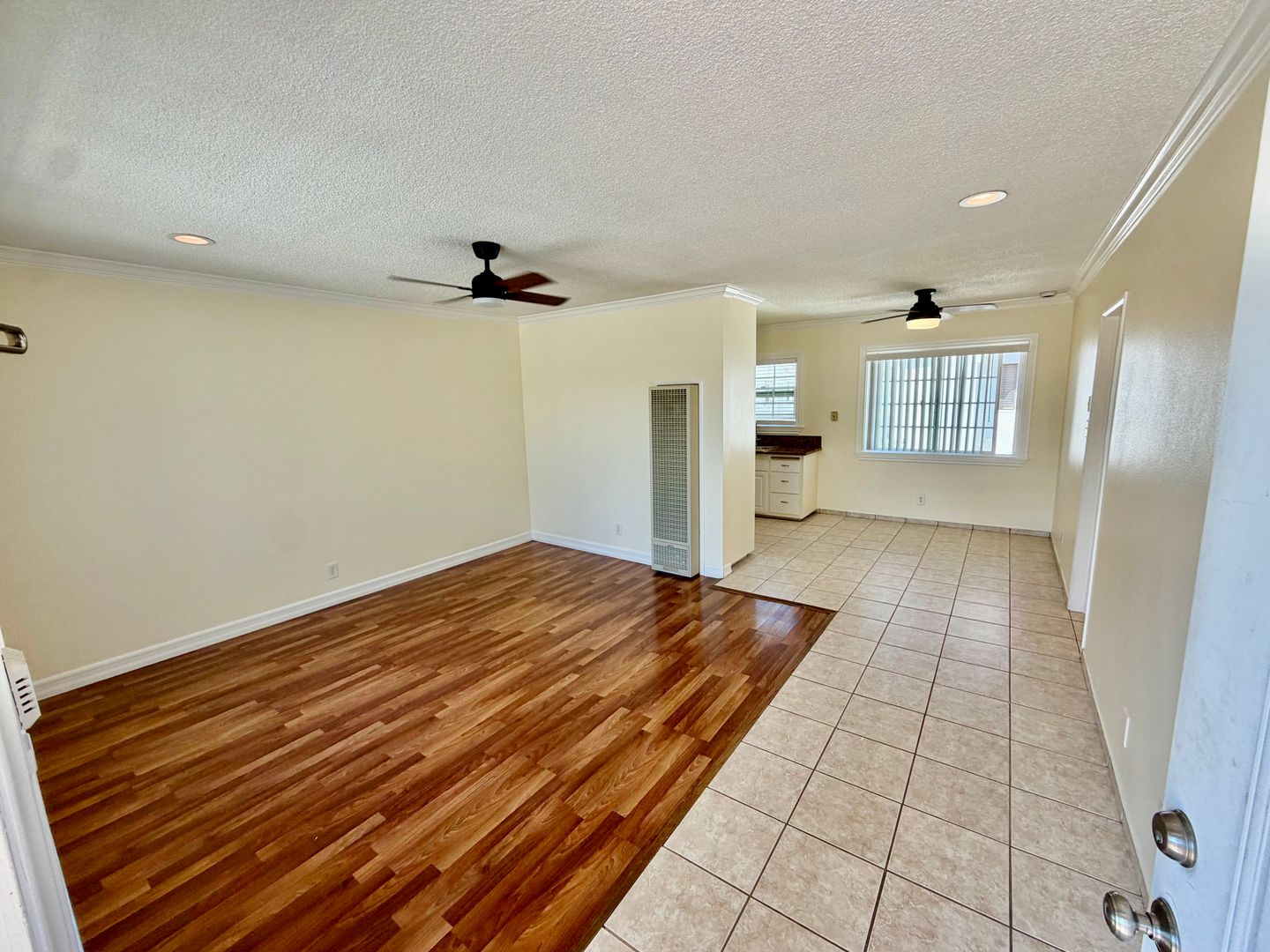 Gardena Apartment: 2125 W 157th St