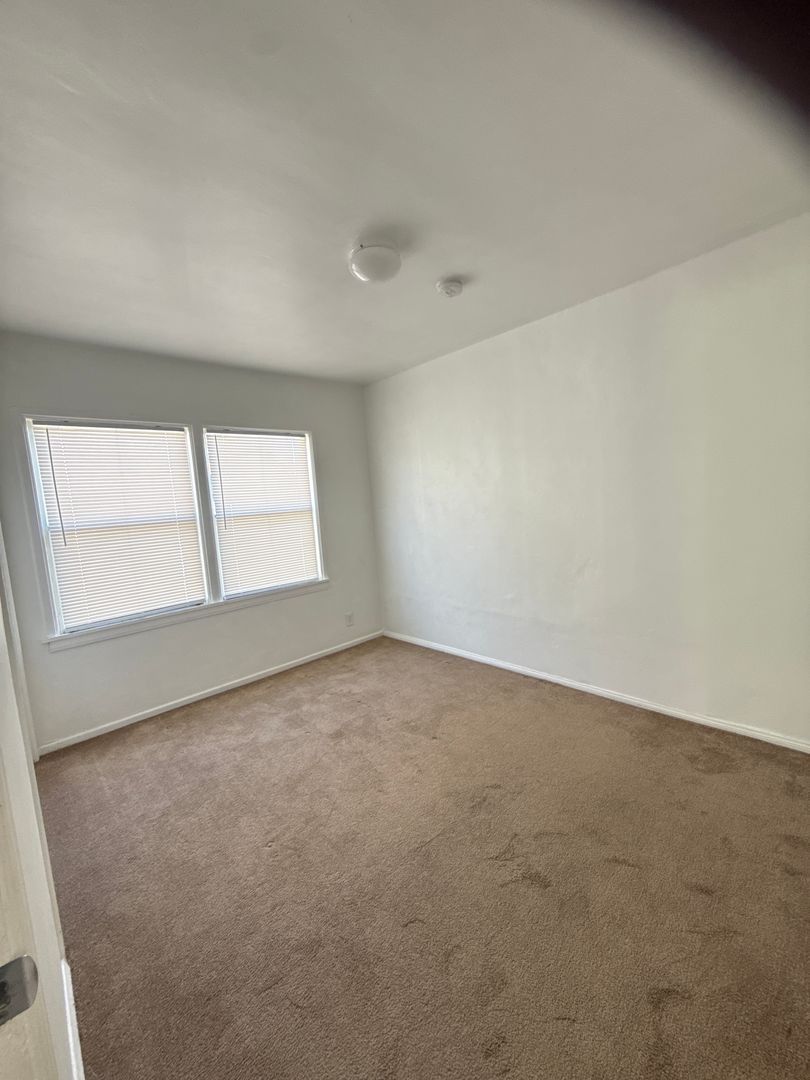 San Pedro Apartment: 616 & 618 W. 26th Street