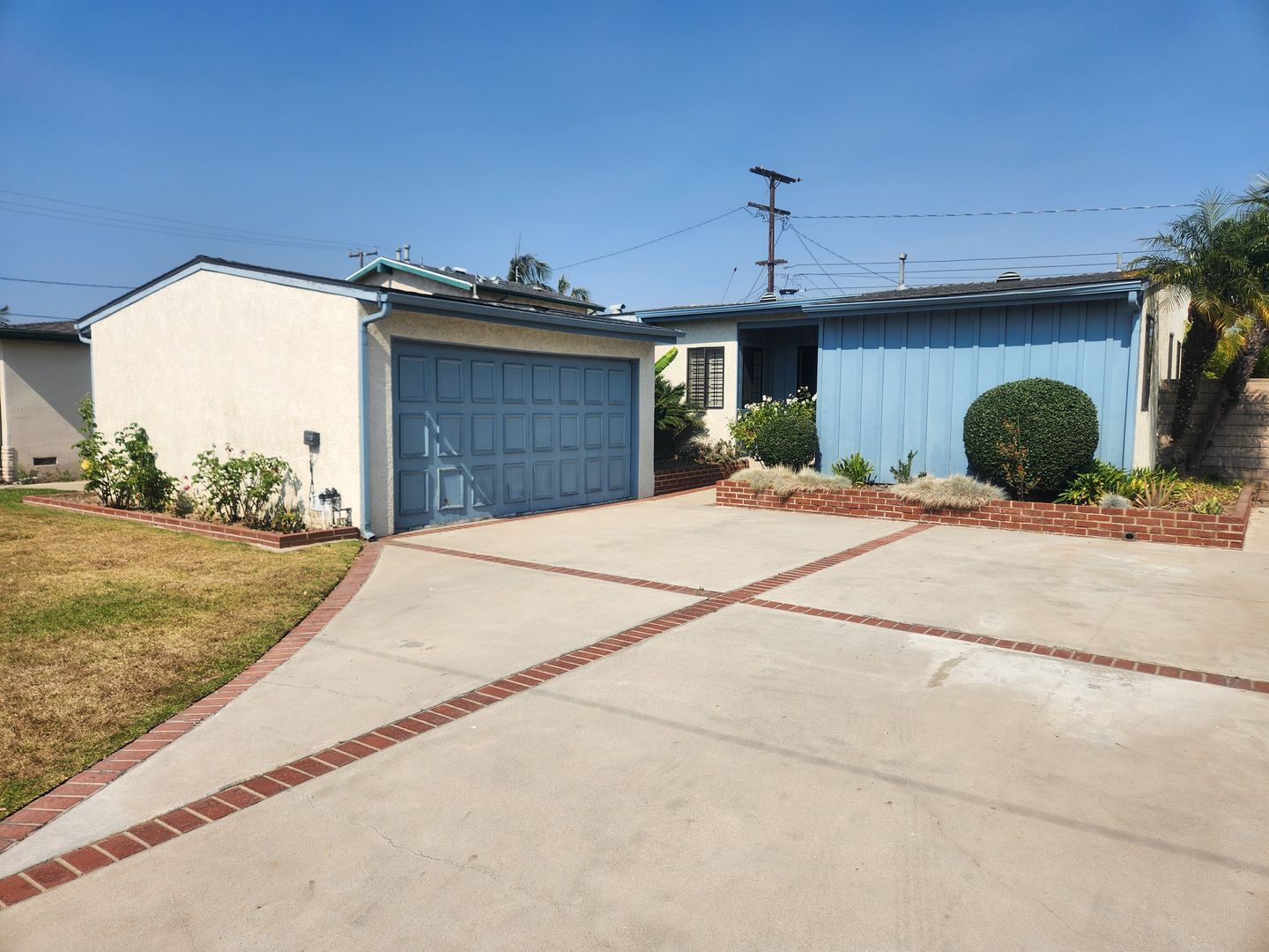 Gardena House: 15408 Haas Ave