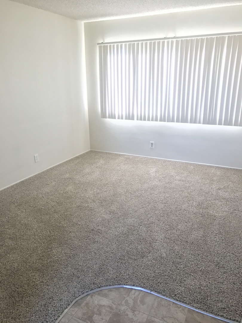 Hawthorne Apartment: 11526 Inglewood Ave