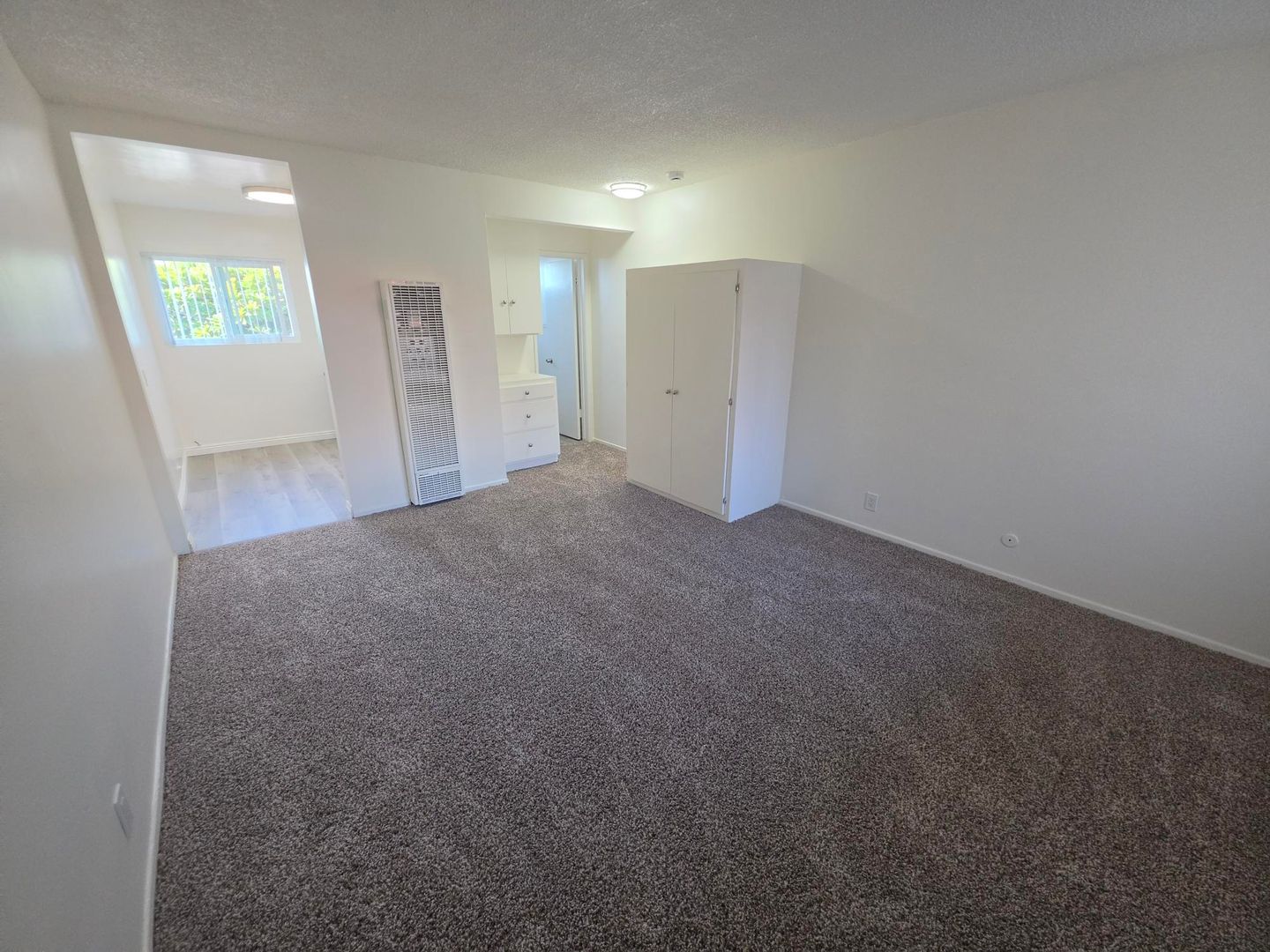 Inglewood Apartment: 10309 Inglewood Ave