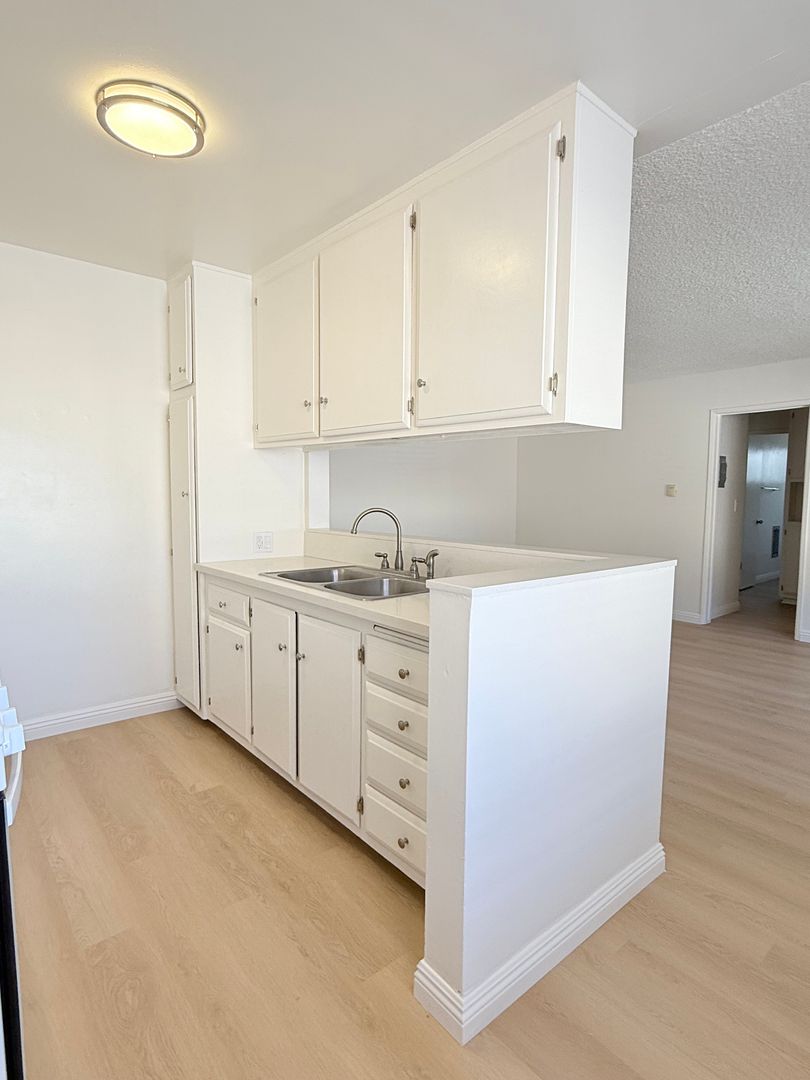 Torrance Apartment: 3455 Emerald Street