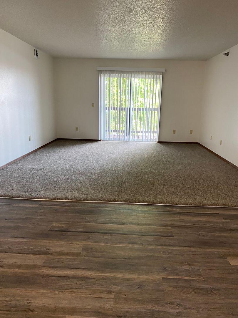 Vadnais Heights Apartment: 1175 E County Rd D