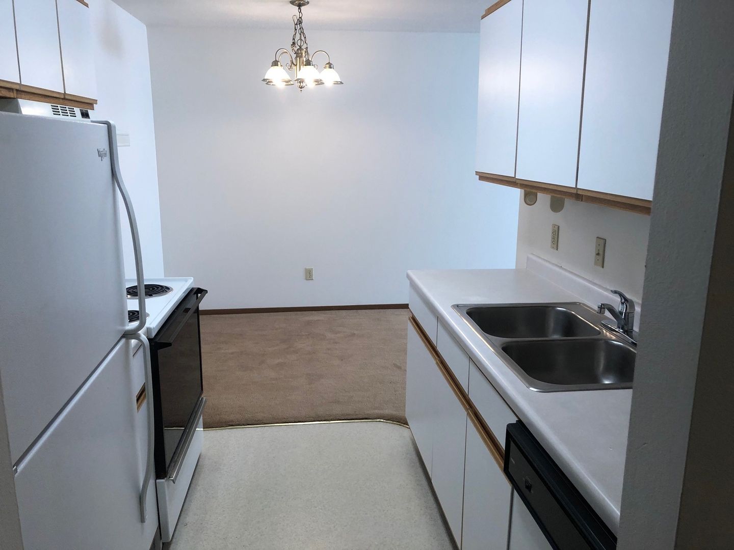 Sioux Falls Apartment: 2201 W 6th St