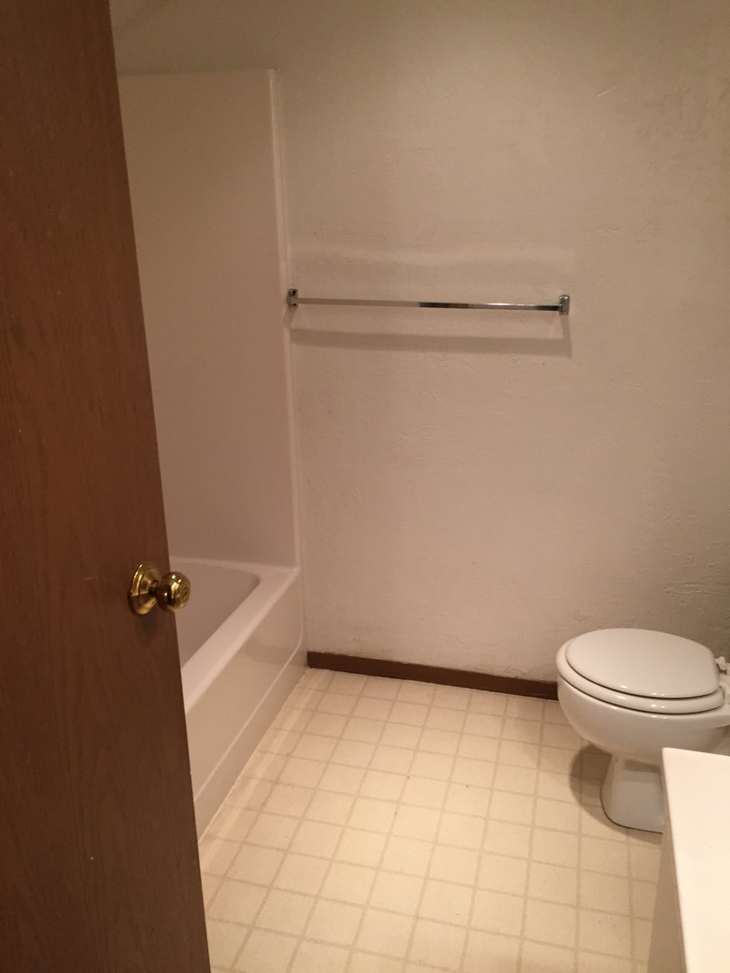 Sioux Falls Apartment: 2201 W 6th St