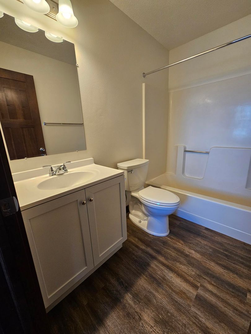Pequot Lakes Apartment: 30637 Olson St