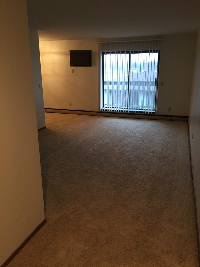 Sioux Falls Apartment: 2201 W 6th St