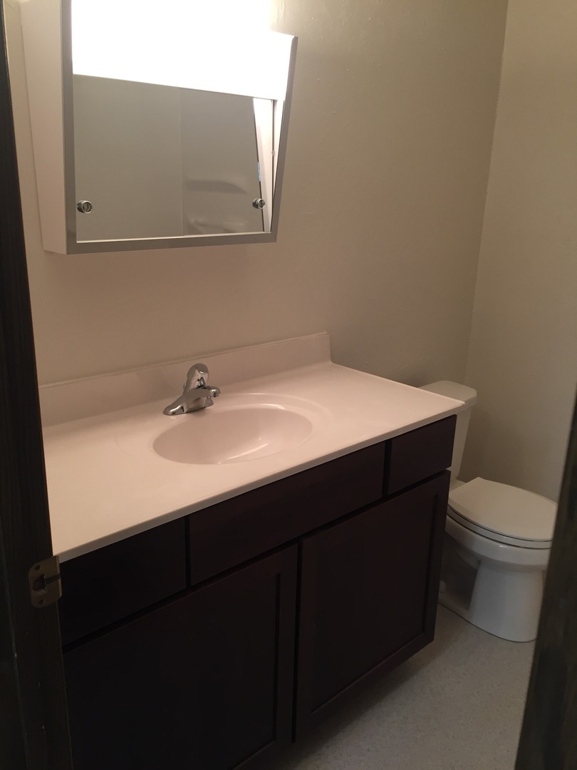 Sioux Falls Apartment: 300 N Kiwanis Ave