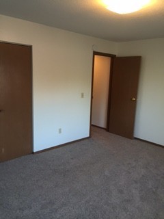 Sioux Falls Apartment: 2201 W 6th St