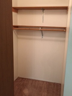 Sioux Falls Apartment: 300 N Kiwanis Ave