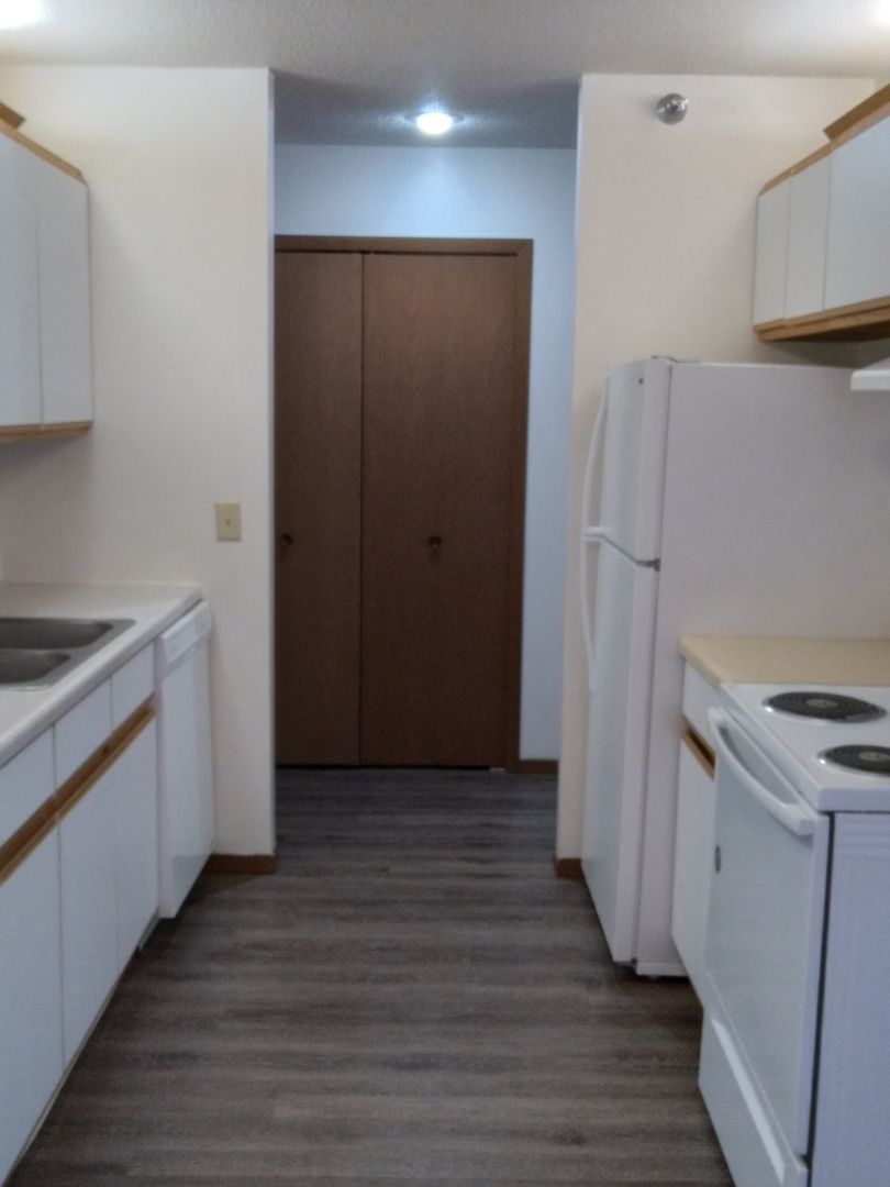 Vadnais Heights Apartment: 1175 E County Rd D