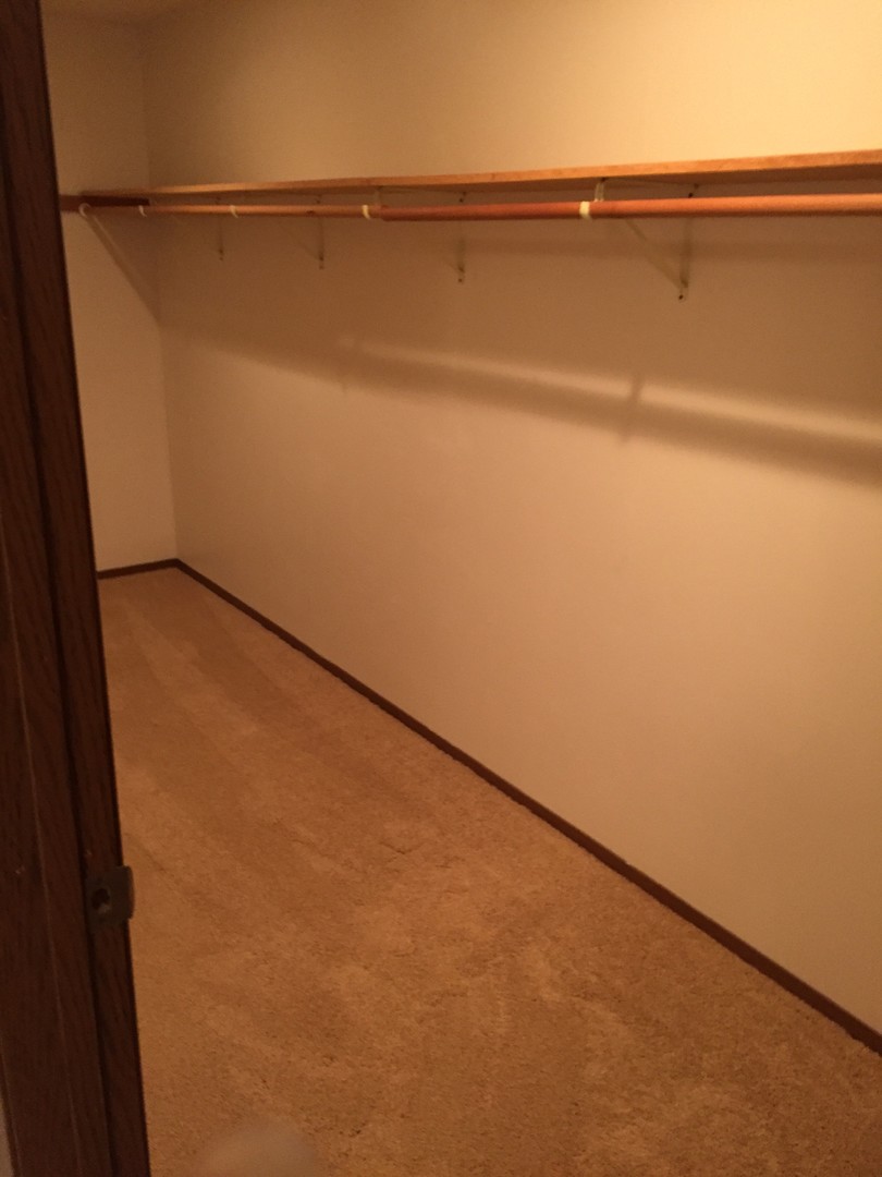 Sioux Falls Apartment: 2201 W 6th St