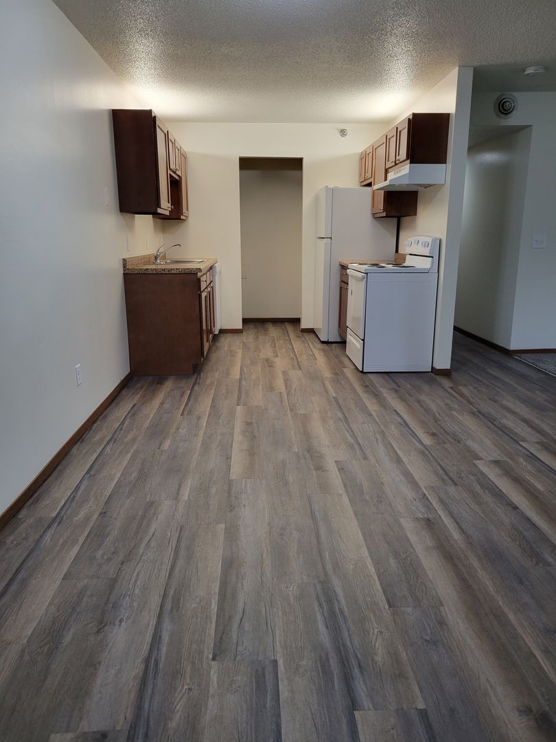 Vadnais Heights Apartment: 1175 E County Rd D