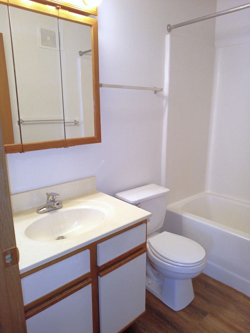 Pequot Lakes Apartment: 30637 Olson St