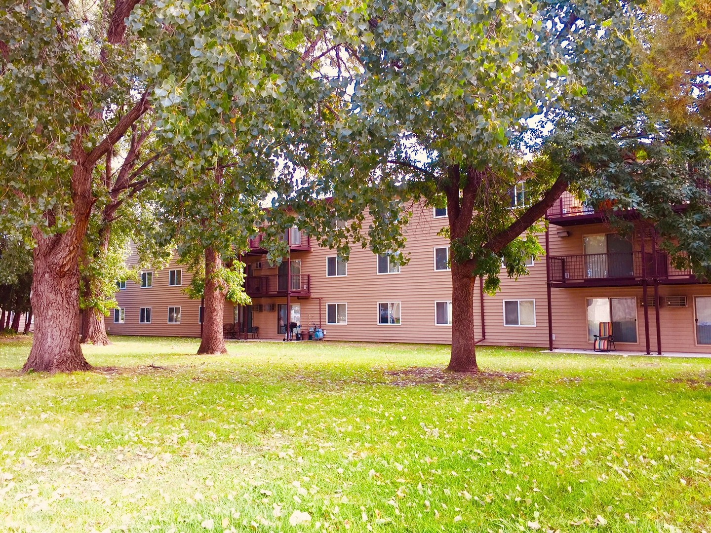 Sioux Falls Apartment: 2300 W 9th St