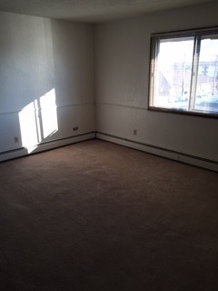 Sioux Falls Apartment: 300 N Kiwanis Ave
