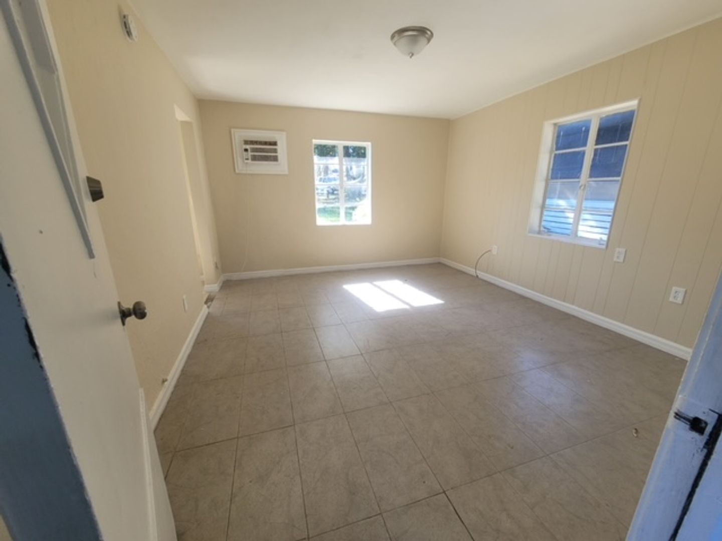 Leesburg Apartment: 1414 North Lakeview Avenue