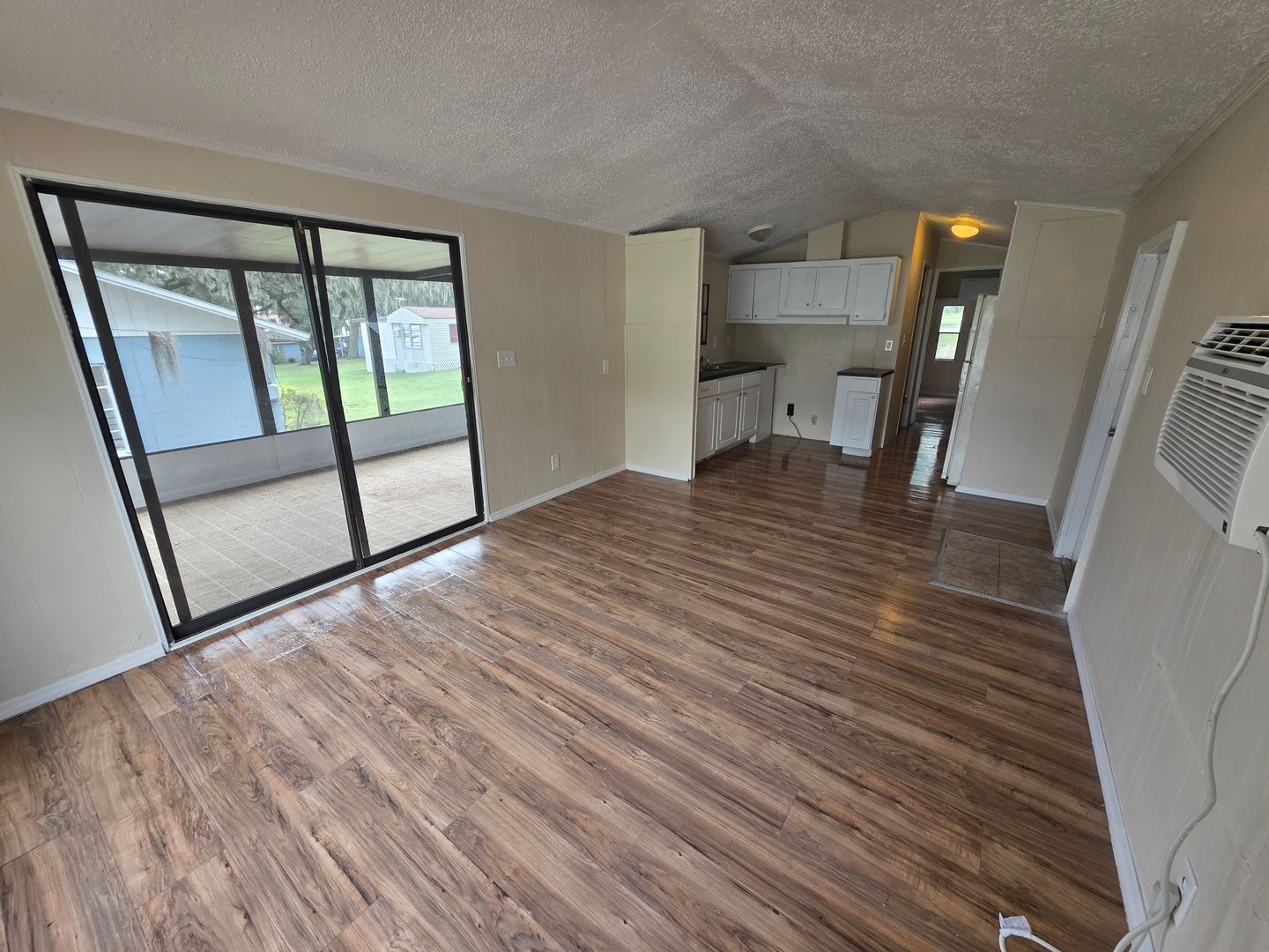 Leesburg Apartment: 1414 North Lakeview Avenue