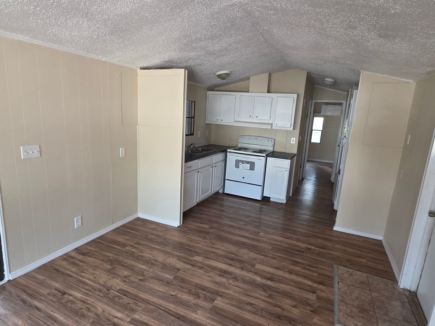 Leesburg Apartment: 1414 North Lakeview Avenue