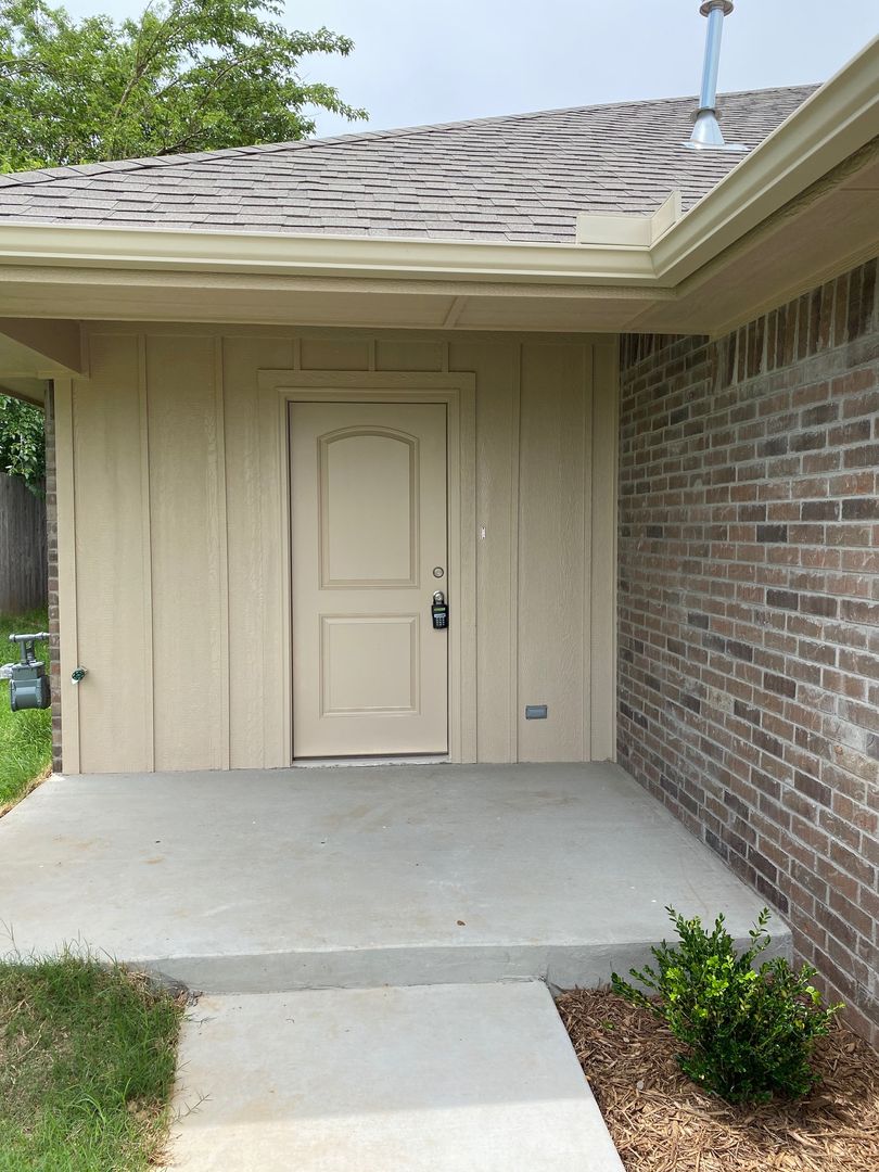 El Reno House: 1322 E Cavanaugh St