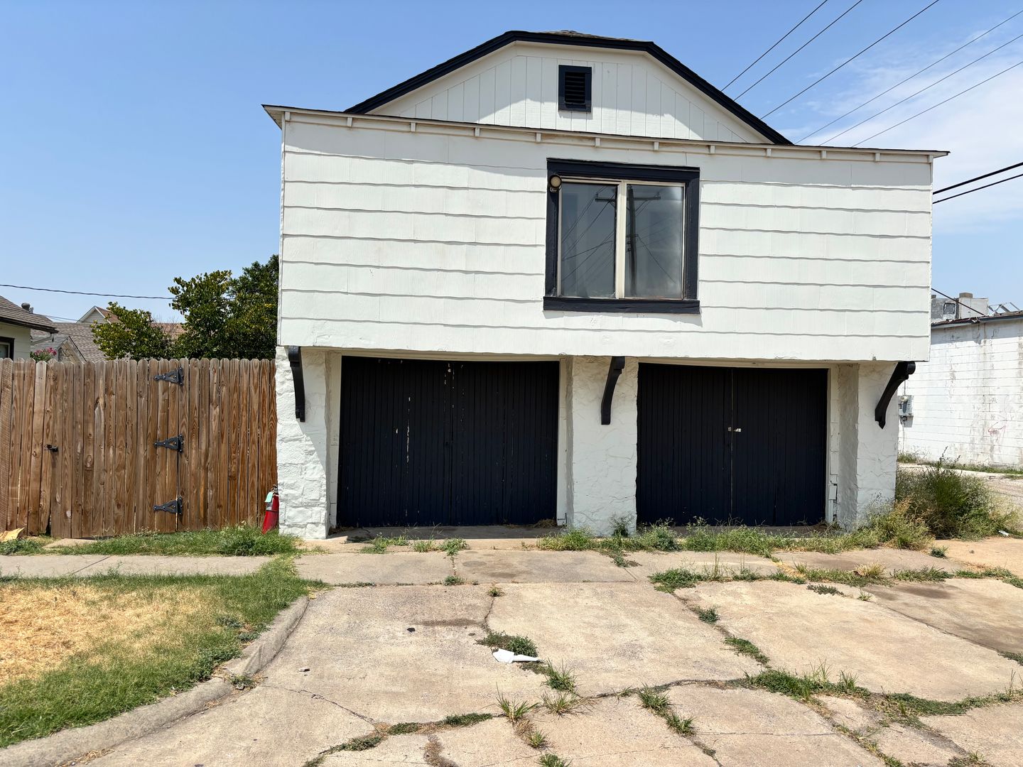 El Reno House: 216 S Moore Ave