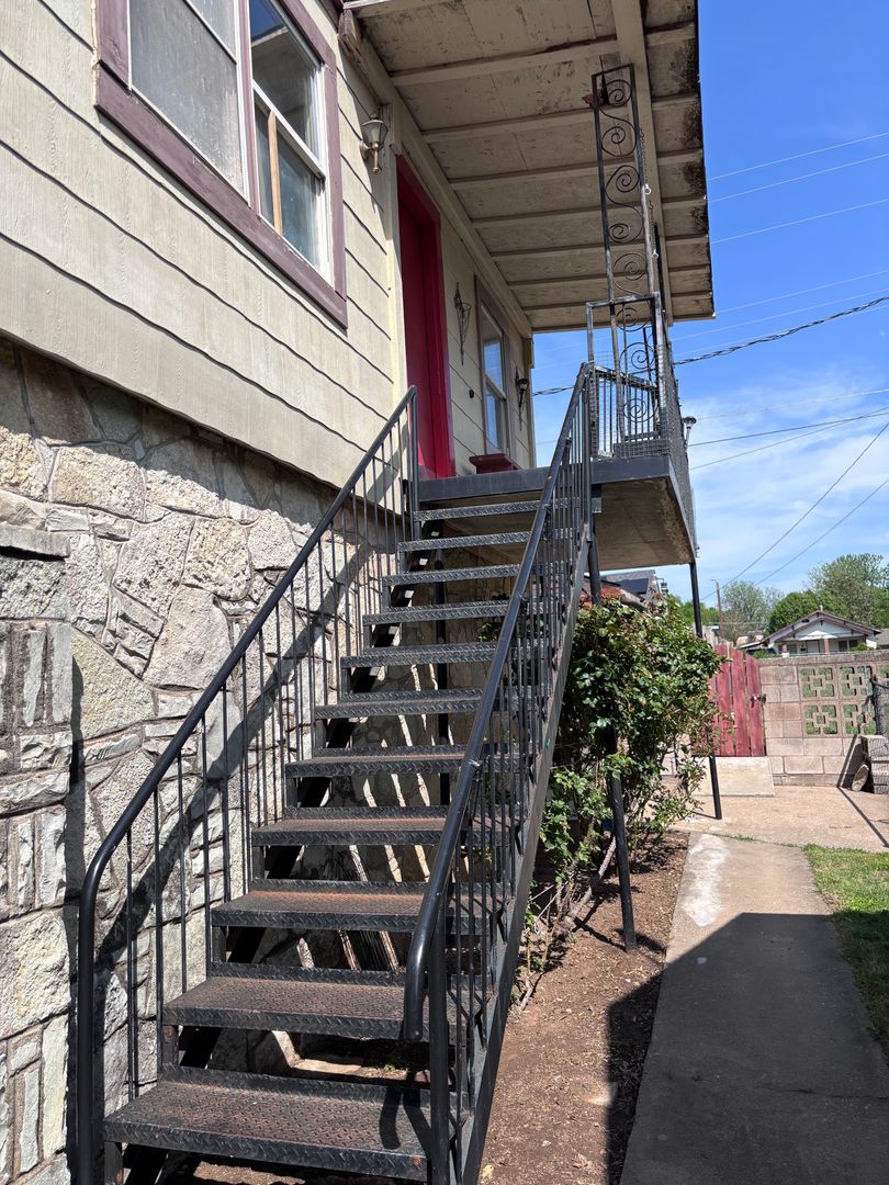 El Reno House: 629 S Reno Ave