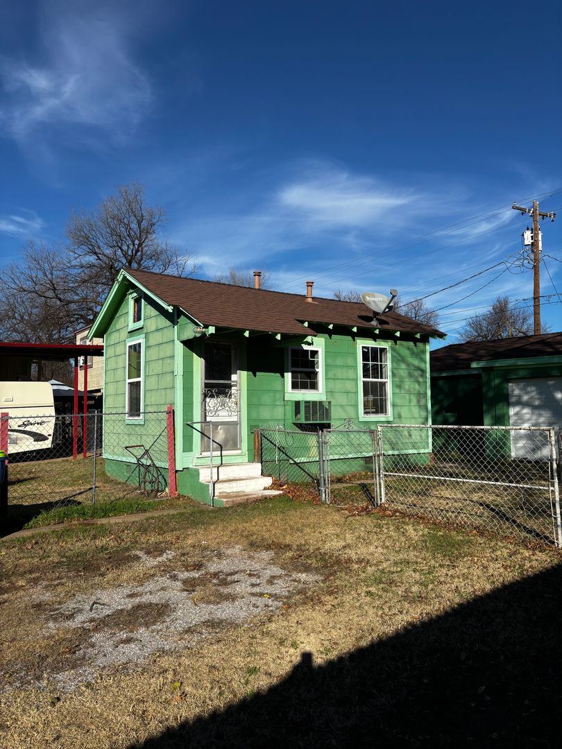 El Reno House: 703 S Reno