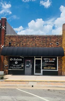 Prime retail space on Main St in Purcell!