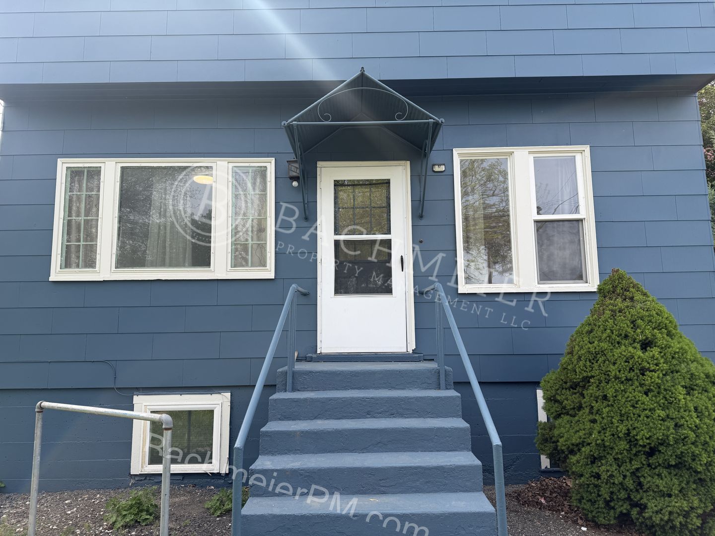 Pendleton Apartment: 107 SE 9th St