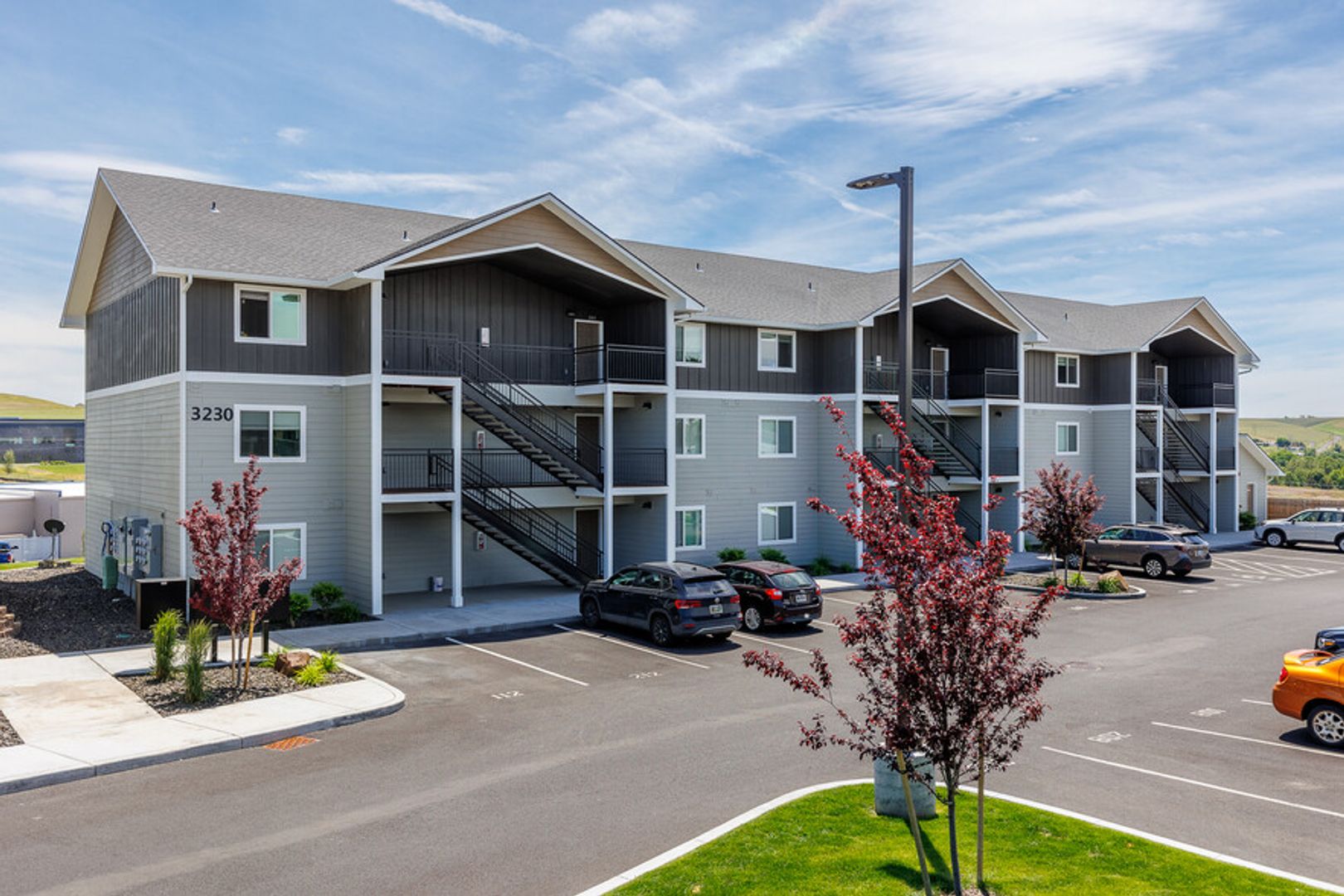 Pendleton Apartment: 3200/3230 SW Perkins Ave