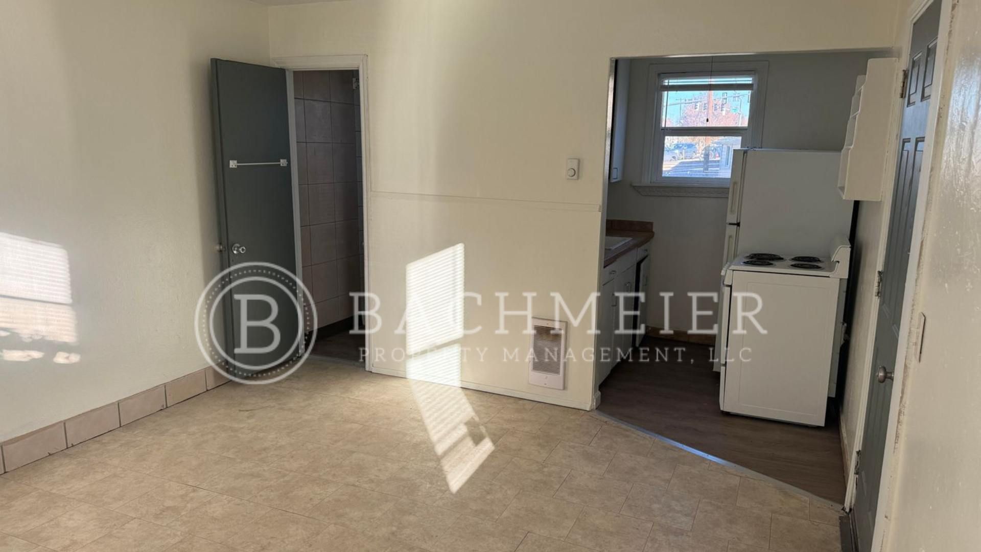 Pendleton Apartment: 906 SE Court Ave