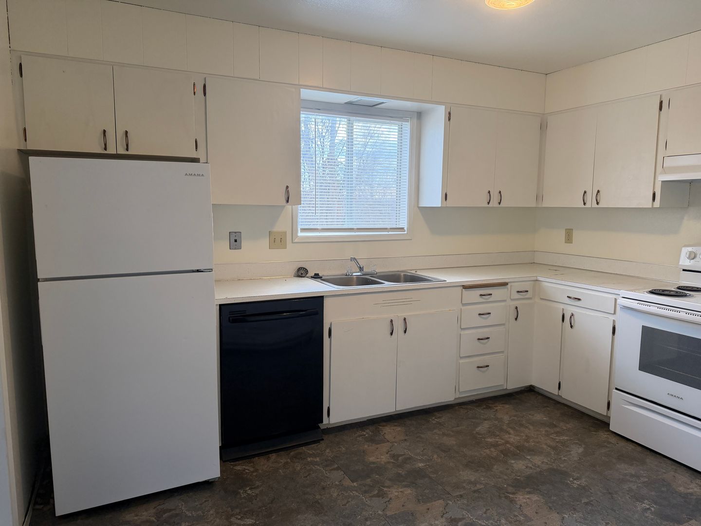 Pendleton Apartment: 325 NW 4th St