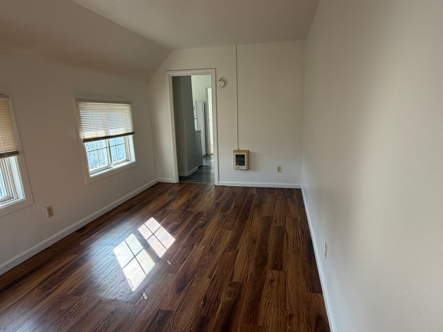 Pendleton Apartment: 107 SE 9th St