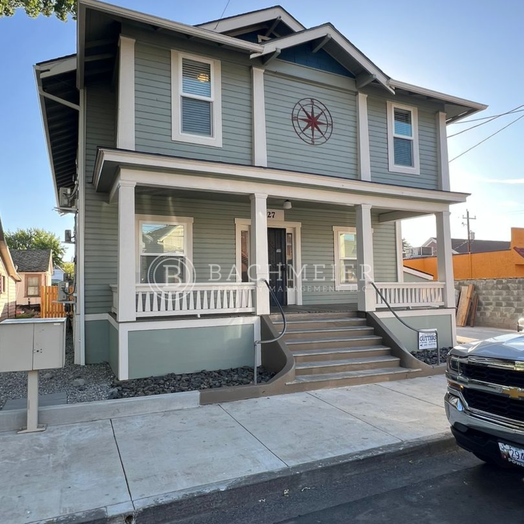 Pendleton Apartment: 327 SW 2nd St