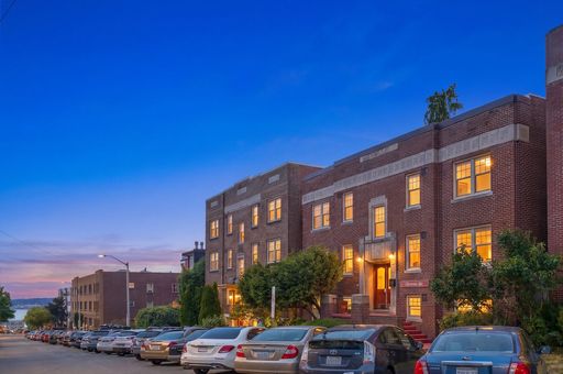 Naomi and Charmaine Apartments - Classic Charm in the Heart of Lower Queen Anne / One Month Free! – photo 1